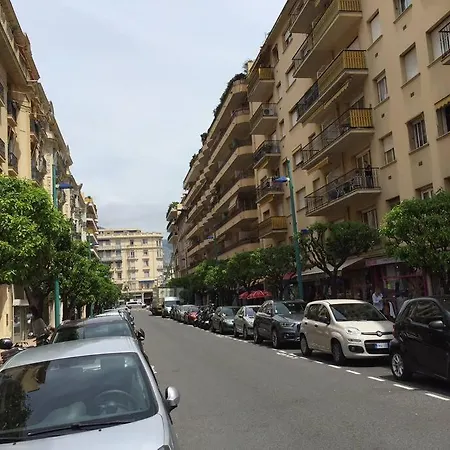 Centre Entierement Renove Au Calme Menton
